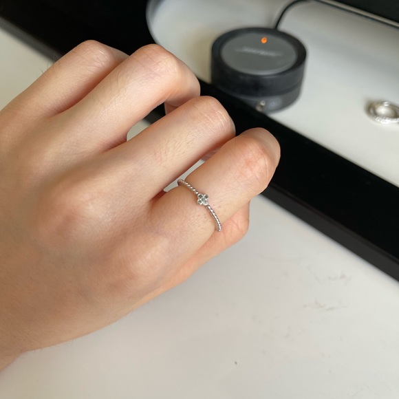 Clover Ring - Picture 3 of 4